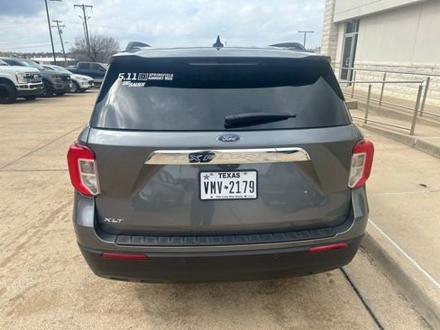 Used 2024 Ford Explorer XLT image 10