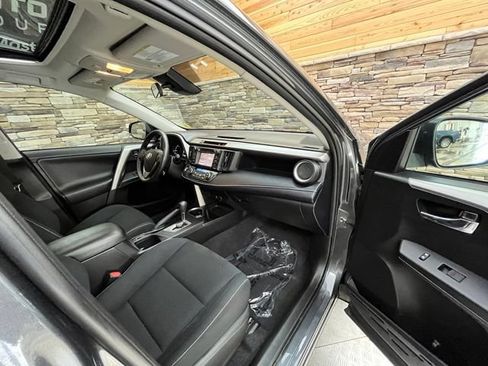 Used 2018 Toyota RAV4 XLE AWD/4WD image 43