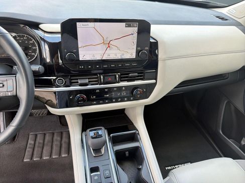 Used 2023 Nissan Pathfinder SL w/ SL Premium Package FWD image 26