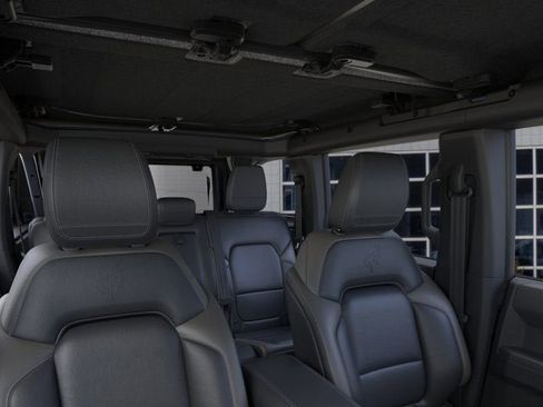 New 2025 Ford Bronco Outer Banks w/ Black Appearance Package image 12