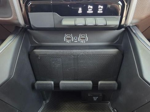 Used 2025 RAM 1500 Laramie AWD/4WD image 25