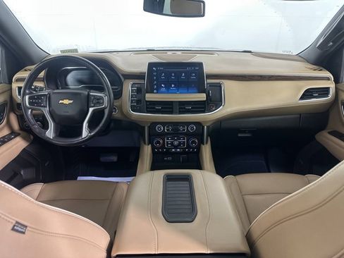 Used 2022 Chevrolet Suburban Premier image 17