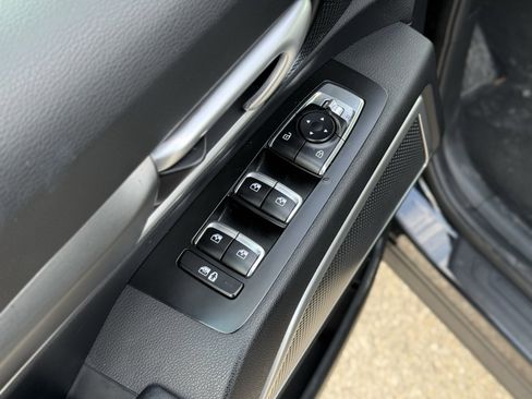 Used 2022 Kia Telluride LX image 9