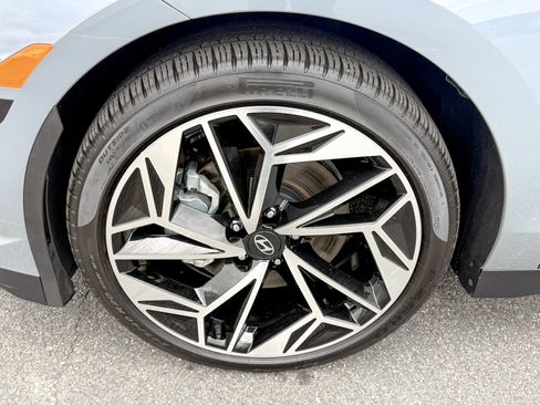 Used 2023 Hyundai Ioniq 6 SEL image 9