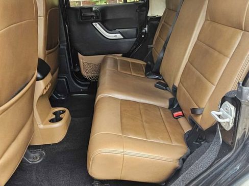 Used 2012 Jeep Wrangler Unlimited Rubicon w/ Dual Top Group image 16