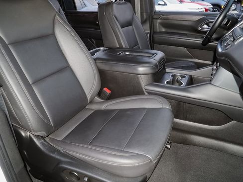 Used 2023 Chevrolet Suburban LT image 18