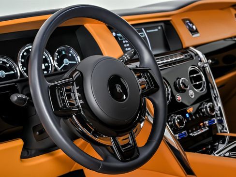 Used 2022 Rolls-Royce Cullinan image 27