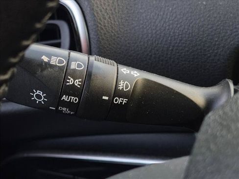 Used 2022 Toyota Prius FWD image 15