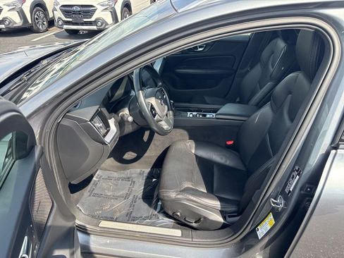 Used 2020 Volvo V60 T5 Cross Country AWD/4WD image 9