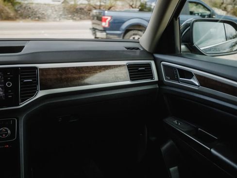 Used 2018 Volkswagen Atlas SEL Premium image 35