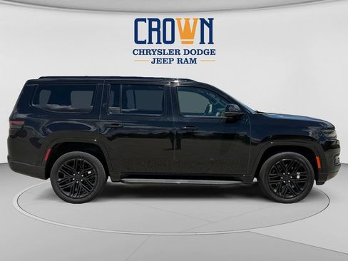 Used 2024 Jeep Wagoneer Series II AWD/4WD image 2