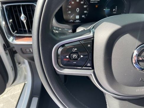 Used 2022 Volvo S60 T8 Inscription w/ Advanced Package image 12