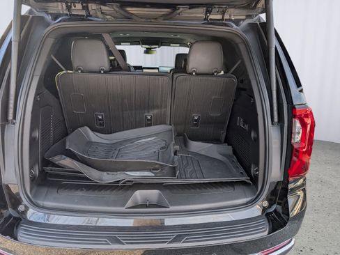 Certified 2025 GMC Yukon Elevation w/ LPO, Elevation Black Package image 11