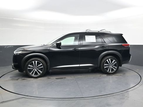Used 2024 Nissan Pathfinder Platinum w/ Cargo Package image 8