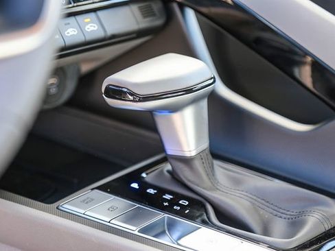 New 2025 Hyundai Elantra SEL FWD image 26