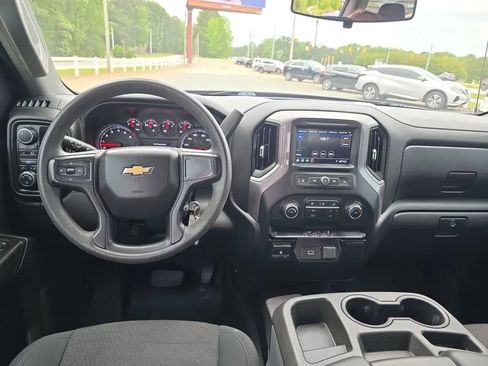 Used 2020 Chevrolet Silverado 1500 Custom w/ Custom Value Package AWD/4WD image 17