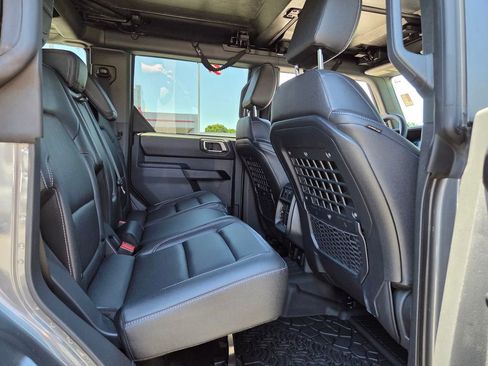 Used 2025 Ford Bronco Badlands AWD/4WD image 14