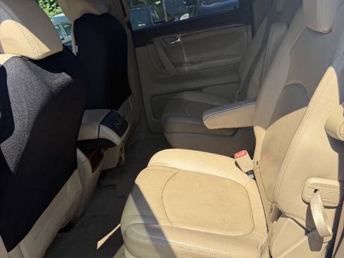 Used 2008 Saturn Outlook XR w/ Premium Trim Package FWD image 8