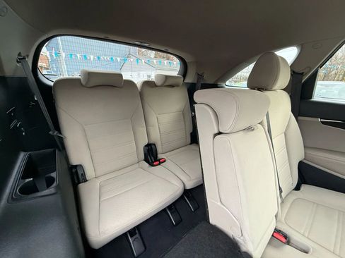 Used 2019 Kia Sorento LX image 50