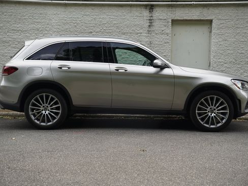 Used 2021 Mercedes-Benz GLC 300 w/ AMG Line image 8