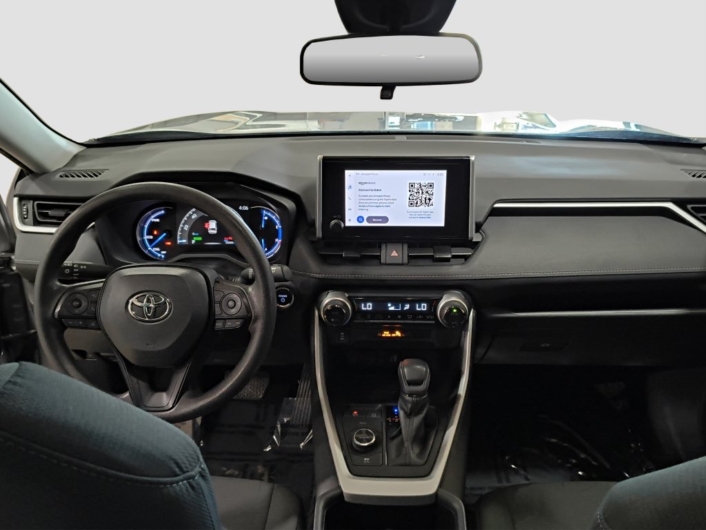 Used 2025 Toyota RAV4 XLE AWD/4WD image 25