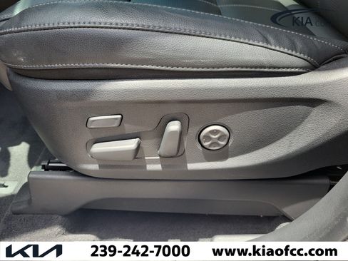 Certified 2025 Kia Telluride SX w/ SX Captain's Chair Package FWD image 22