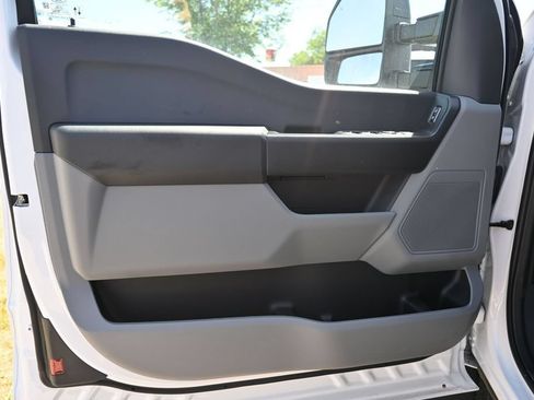 New 2026 Ford F550 4x4 Supercab Super Duty image 13