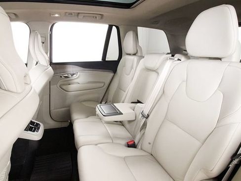 Used 2023 Volvo XC90 B6 Plus w/ Protection Package Premier AWD/4WD image 19