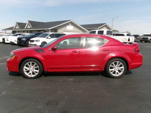 Used 2014 Dodge Avenger R/T image 9
