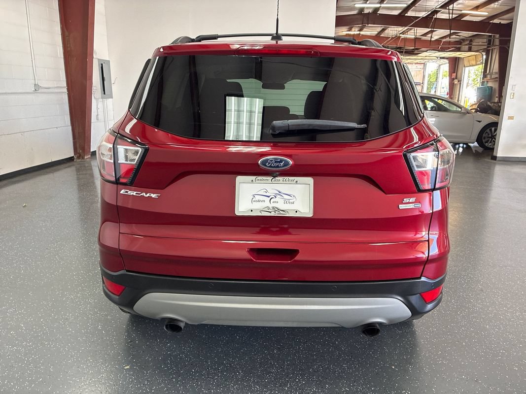 Used 2017 Ford Escape SE w/ Equipment Group 201A AWD/4WD image 5