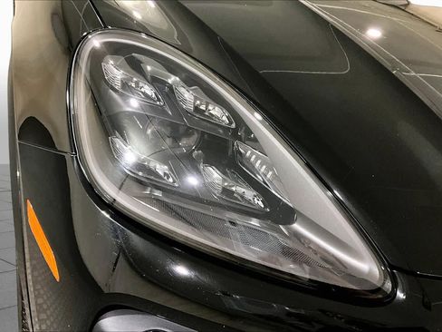Used 2023 Porsche Cayenne S Platinum AWD/4WD image 26