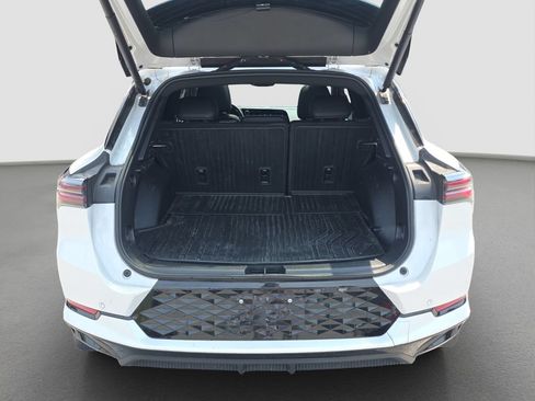 Used 2025 Chevrolet Equinox EV RS FWD image 17