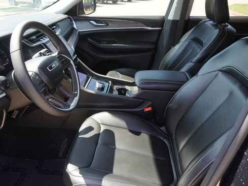 Certified 2024 Jeep Grand Cherokee Limited RWD image 19