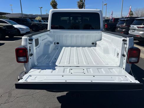 New 2026 Jeep Gladiator Sport AWD/4WD image 16