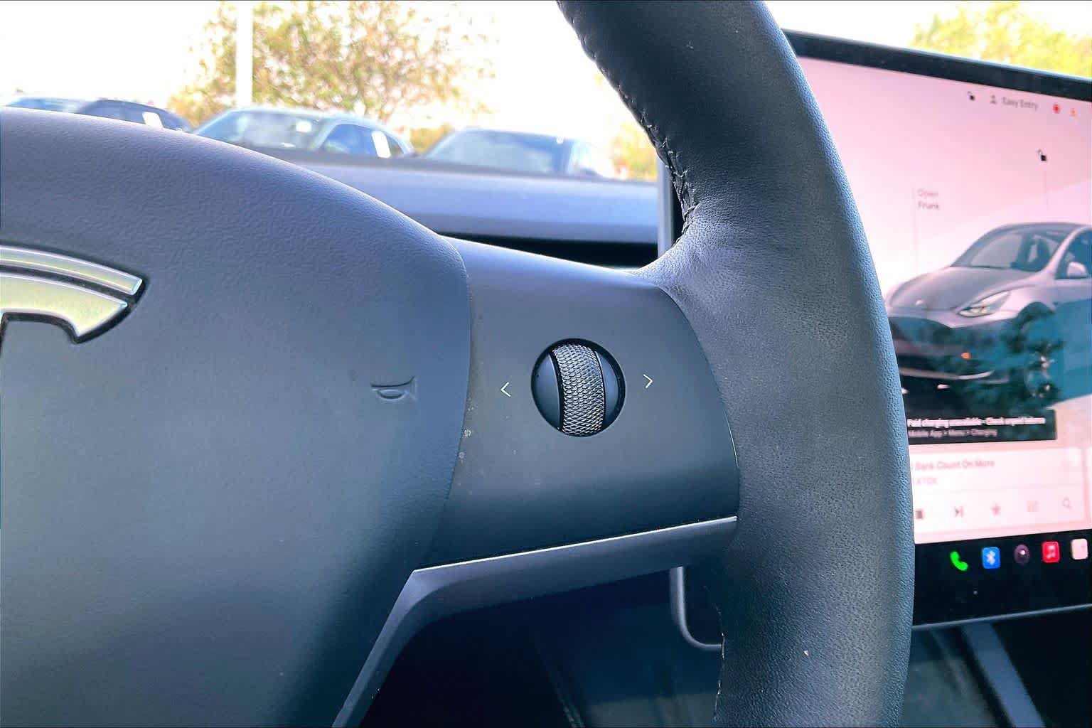 Used 2024 Tesla Model Y Performance AWD/4WD image 24