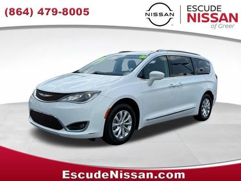 Used 2019 Chrysler Pacifica Touring-L FWD image 7