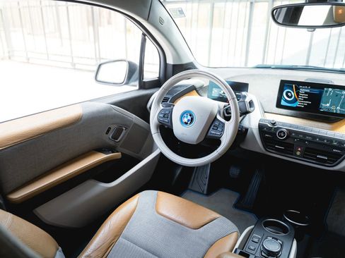 Used 2015 BMW i3 w/ Range Extender image 30