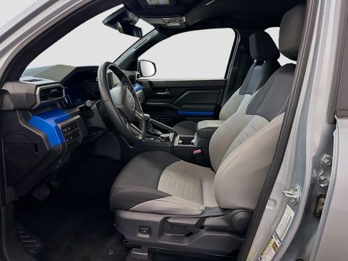 Used 2025 Toyota Tacoma TRD Off-Road image 13