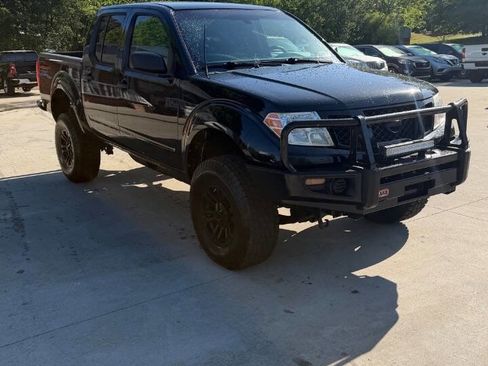 Used 2012 Nissan Frontier SV AWD/4WD image 5