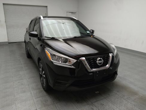 Used 2020 Nissan Kicks SV FWD image 14