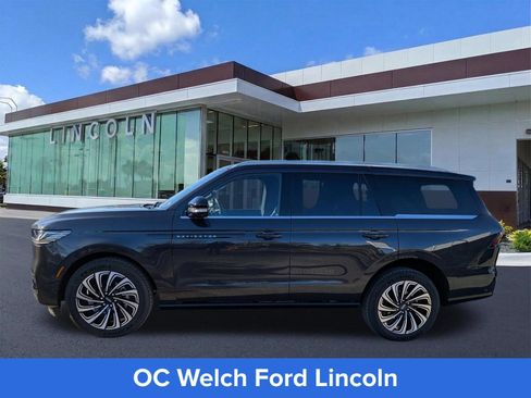 Certified 2025 Lincoln Navigator Black Label AWD/4WD image 8