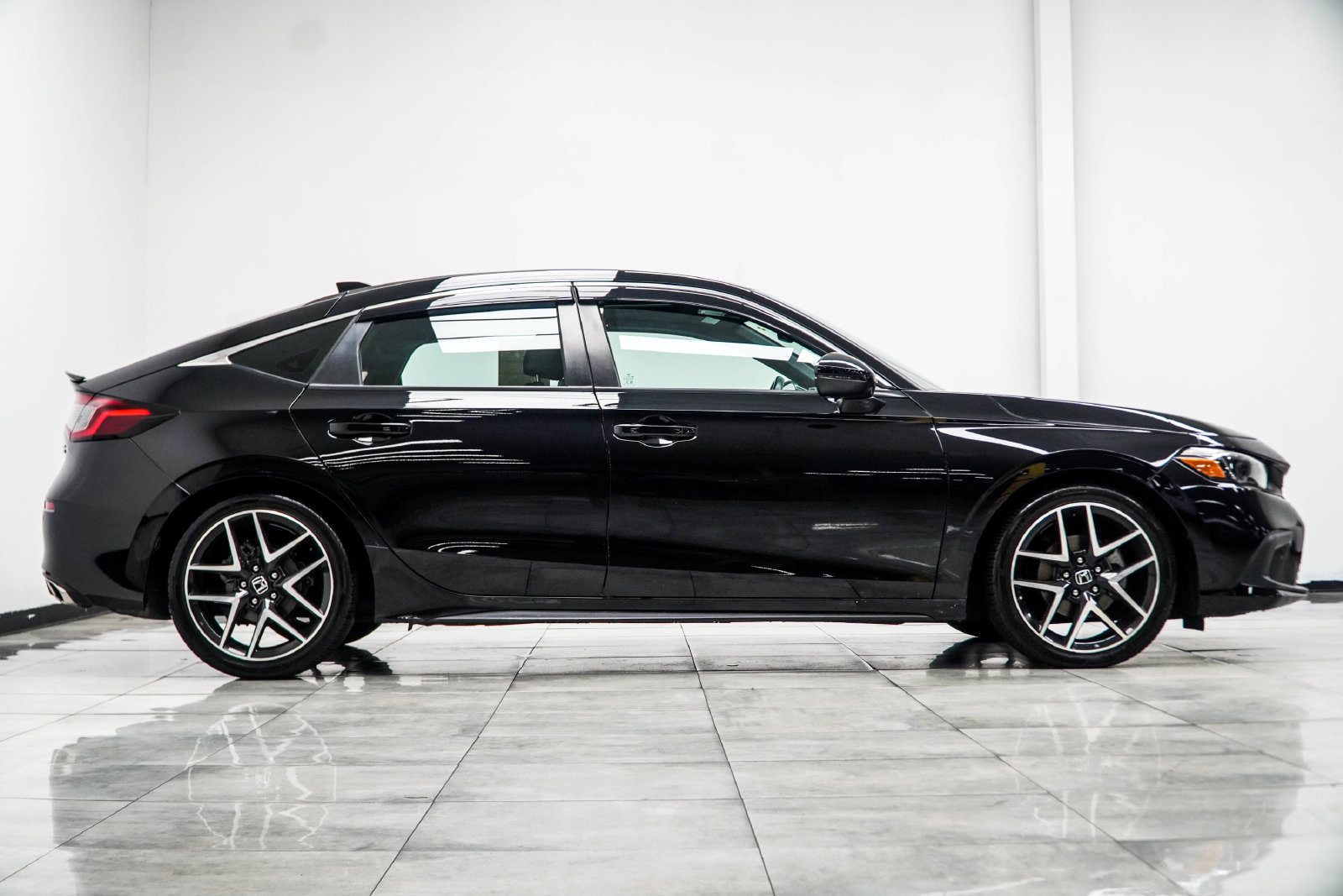 Used 2022 Honda Civic Sport Touring image 8