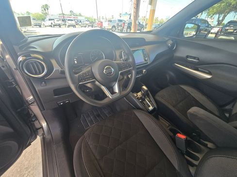 Used 2018 Nissan Kicks SV FWD image 56