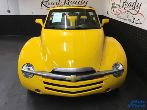 Used 2003 Chevrolet SSR w/ Preferred Equipment Group image 4
