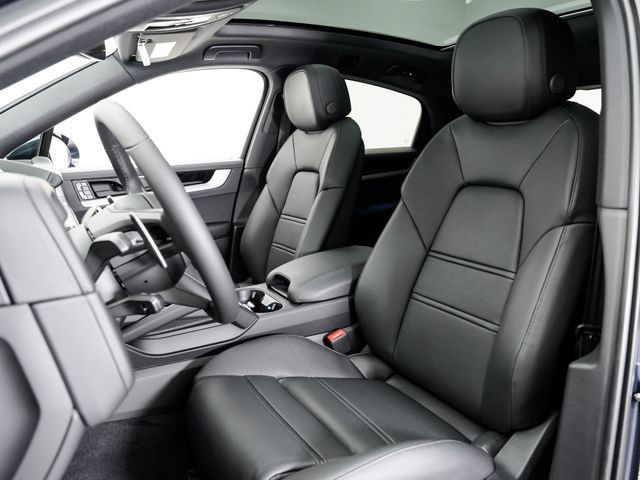 Certified 2026 Porsche Cayenne Coupe AWD/4WD image 5