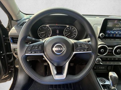 Used 2024 Nissan Sentra SV FWD image 16