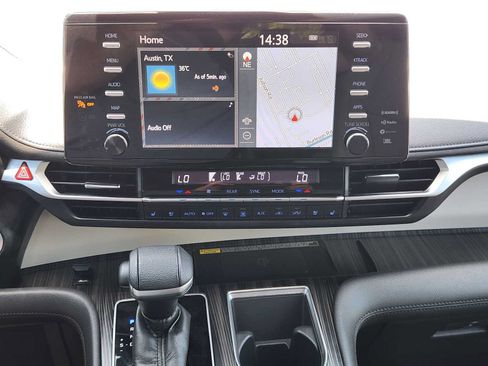 Used 2021 Toyota Sienna Limited FWD image 16