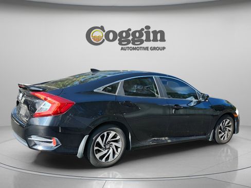 Used 2017 Honda Civic EX image 5