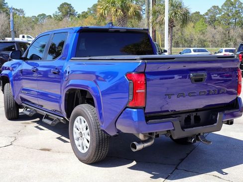 Used 2025 Toyota Tacoma SR5 image 19