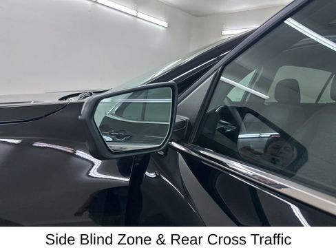 Used 2023 Chevrolet Equinox LT FWD image 18
